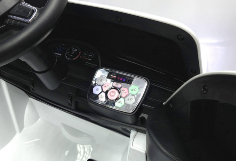 Фото : панели управления. По самая большая кнопка включения.

