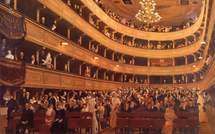 Иветта выступала на разных сценах, прежде чем окончательно определилась с амплуа