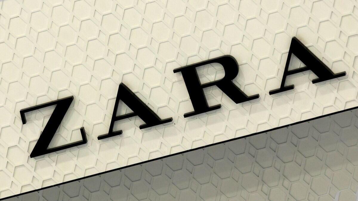    Логотип Zara в ТЦ "Коламбус" в Москве© РИА Новости / Виталий Белоусов