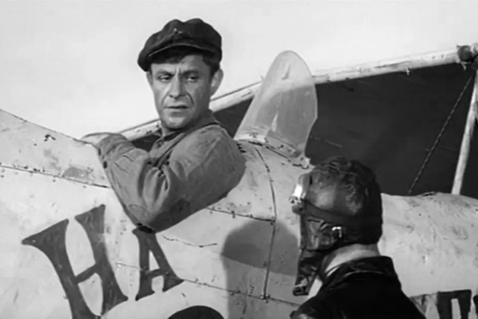 Могилы знаменитостей на Новодевичьем кладбище в Москве. Ролан Быков ...