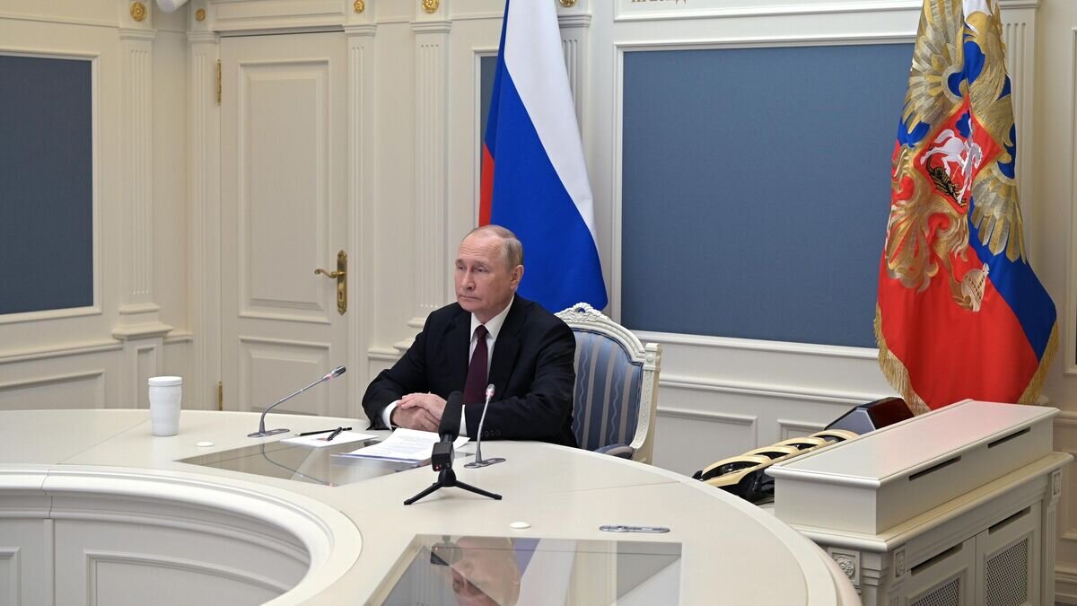    Президент РФ Владимир Путин проводит тренировку наземных, морских и авиационных стратегических сил сдерживания, в ходе которой состоялись практические пуски баллистических и крылатых ракет© РИА Новости / Алексей Бабушкин