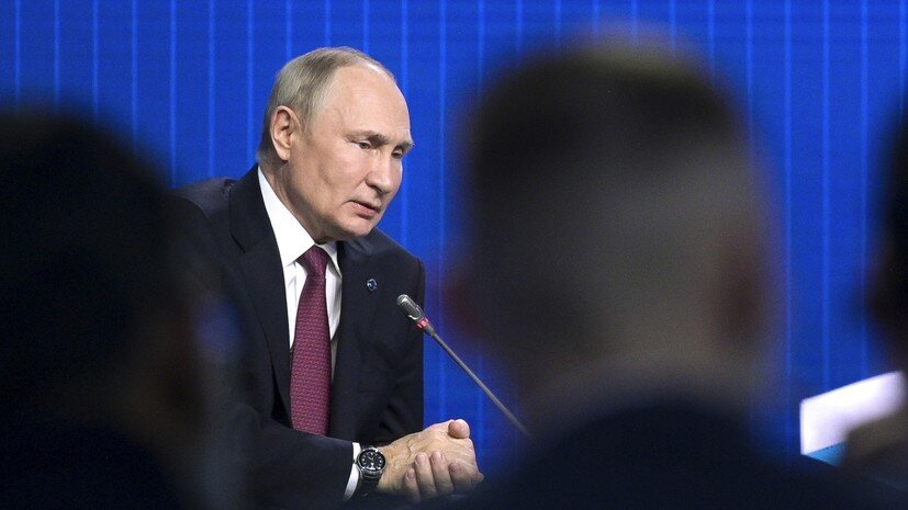   AP Pavel Barykin, Sputnik, Kremlin Pool