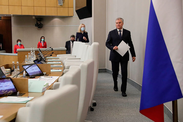    Проблемами русского языка всерьез озаботилось федеральное правительство