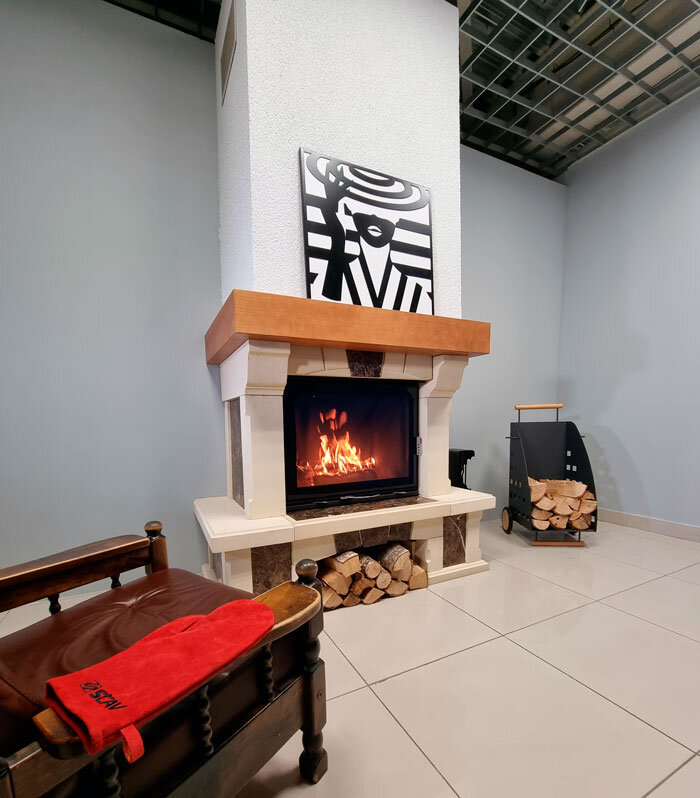 Облицовка MARBELLA SR, с деревянной балкой (Supra-Russia) с топкой UNIVERS (Stav)