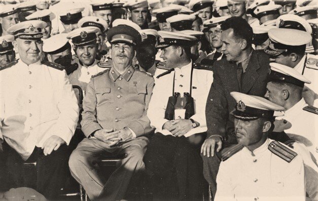 Косыгин и Сталин на крейсере "Молотов".