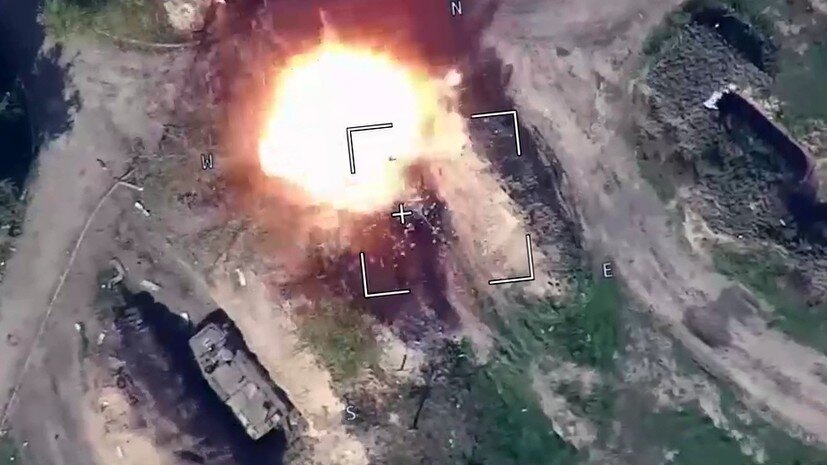     Боевое применение беспилотника «Ланцет» в зоне спецоперации, архивные кадры РИА Новости