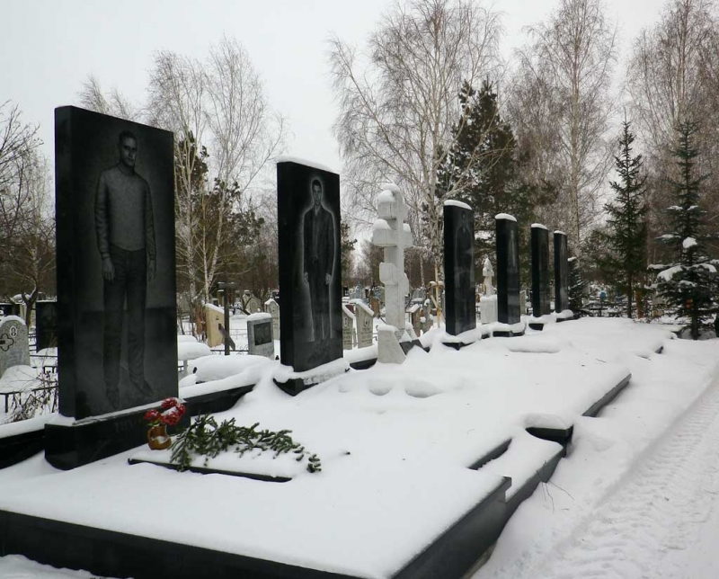 Кладбище Рубежное Самара. Рубежка Самара кладбище. Кладбище Рубежное Самара памятники.