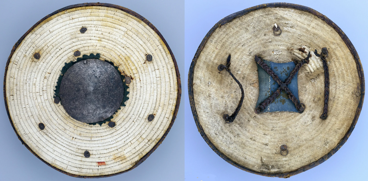 Османский щит-калкан, XVII век. Допускает как кулачный, так и локтевой хват: очень удобно