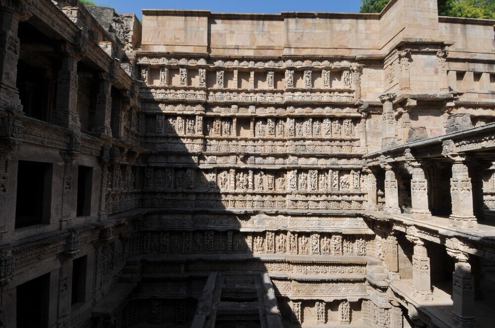 Рани история. Rani-ki-Vav (the Queen’s Stepwell) at Patan, Gujarat. Вав. Гильнес вав. Патанский вав.