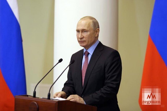    Владимир Путин Дарья Драй © ИА REGNUM