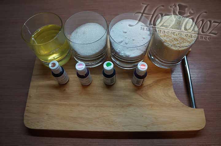 Вначале займемся меренгой и подготовим все необходимые нам продукты