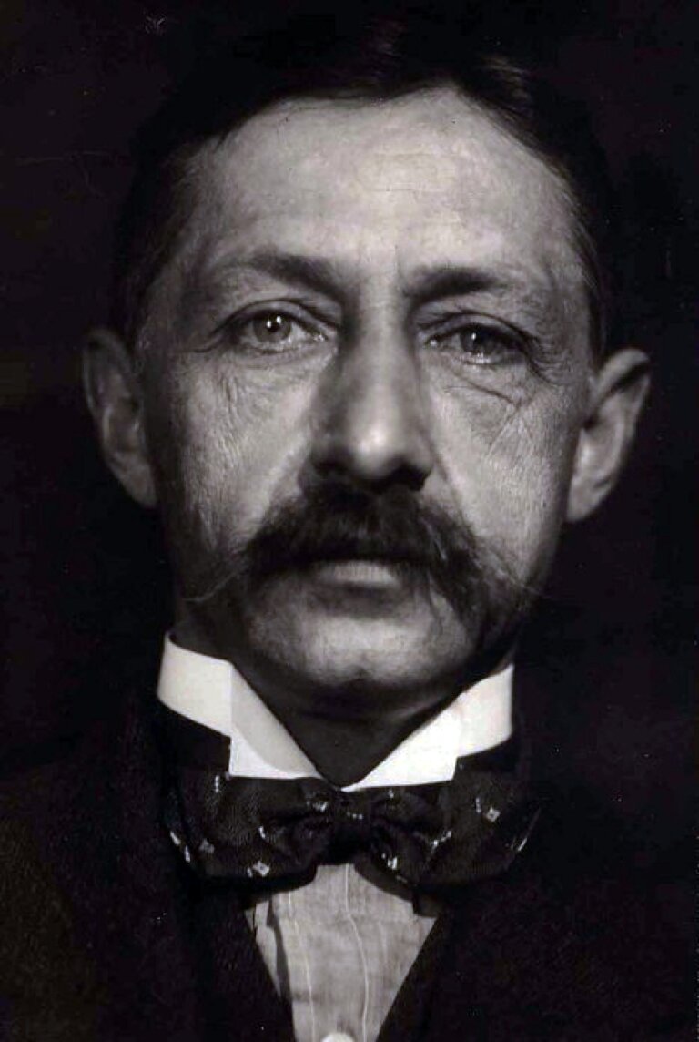 "Если бы я эту икону, эту Русь не любил, не видал, из-за чего же бы так сходил с ума все эти годы, из-за чего страдал так непрерывно, так любил", - говорил Бунин