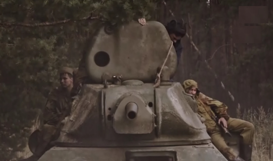 Один из трех Т-34/76, причем ранний образец 1941 г. Кадр из сериала
