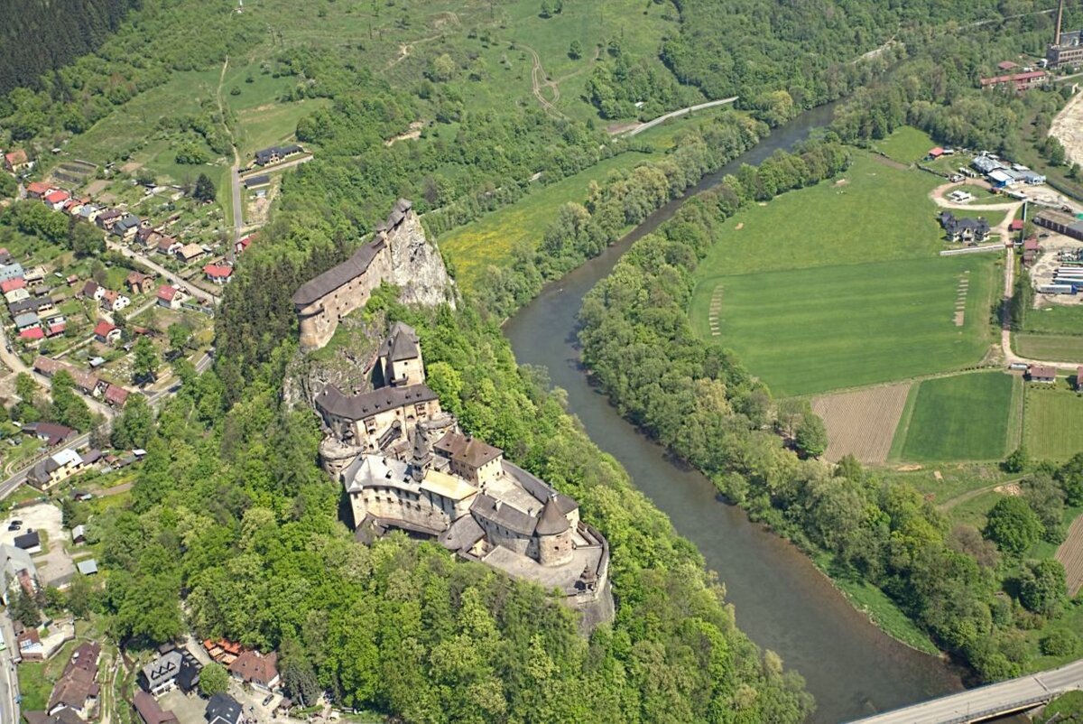 Замок "Орава" с высоты