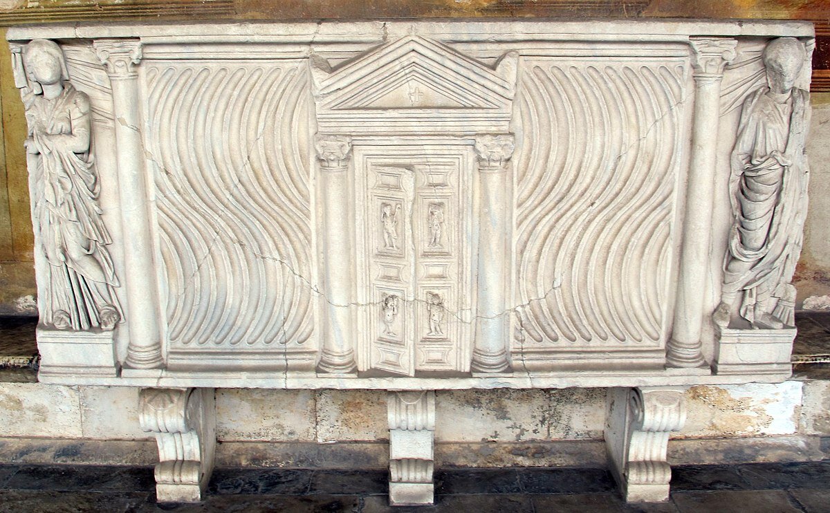 Саркофаг с центральными воротами, 210—220 гг. н. э.