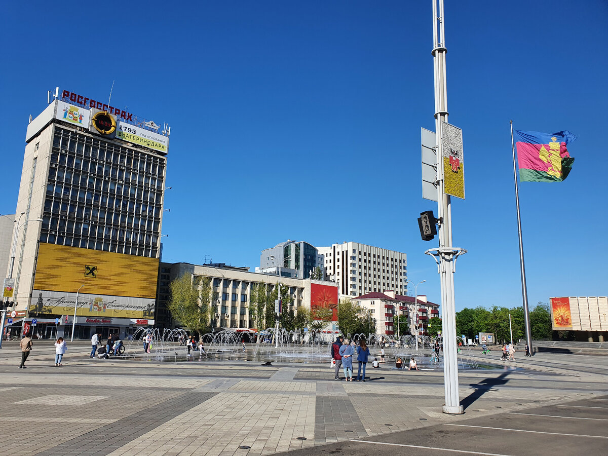 Фонтан на площади