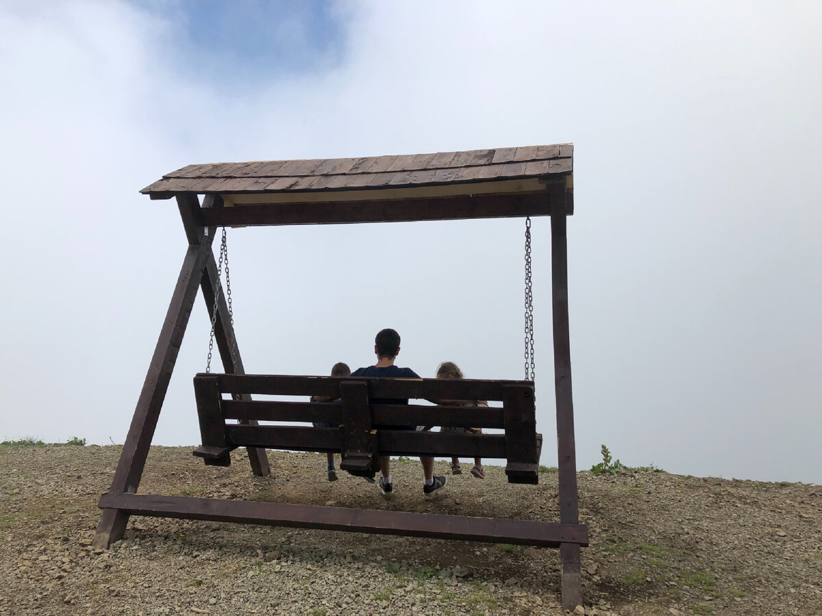 Путешествовать с детьми легко, если родители положительно настроены на поездки.