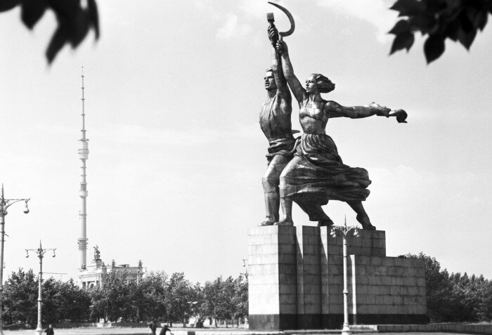 Зачем Сталин тайно осматривал памятник «Рабочий и колхозница» | Русская  Семёрка | Дзен
