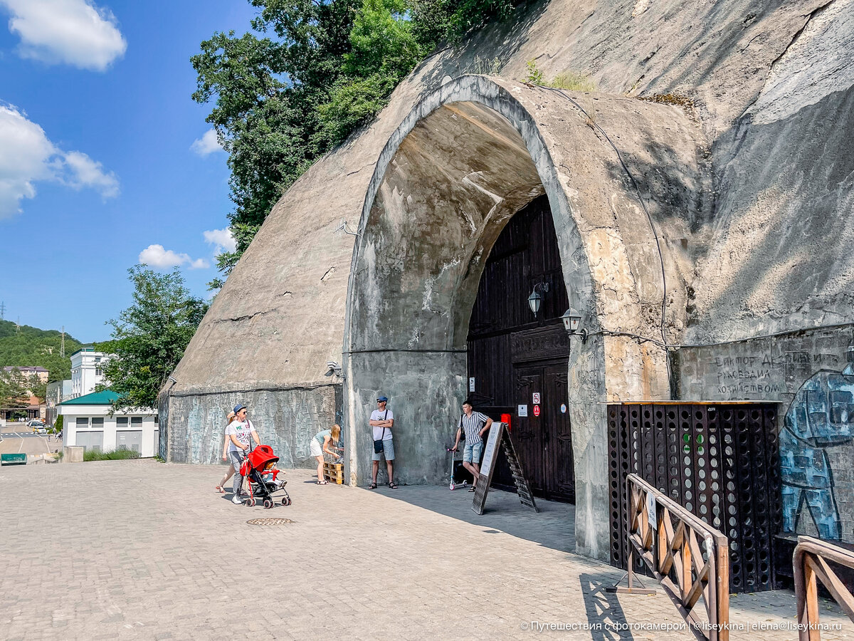 Фирменный магазин в Абрау-Дюрсо