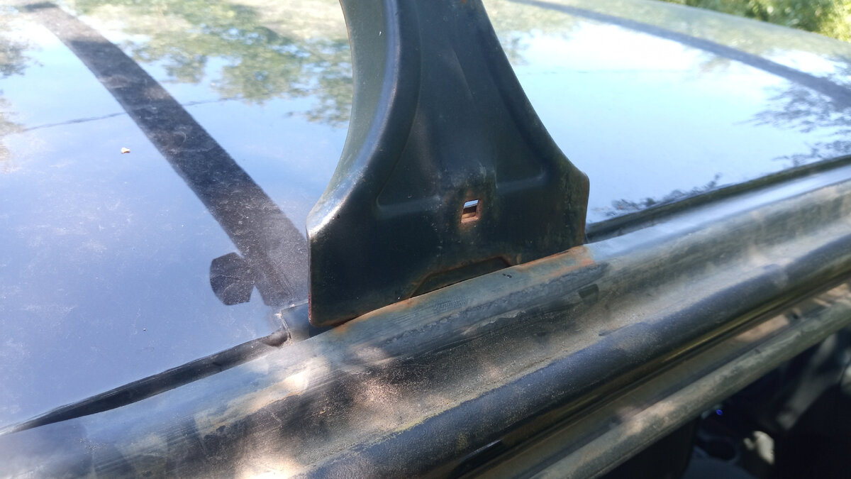 Эта стойка еще неплохо сохранилась по сравнению с передними.