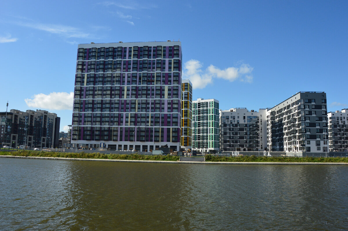 ЖК Легенда Героев. Вид с Дудергофского канала.