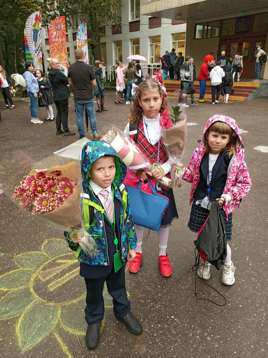 Мои младшеклассники пошли на День Знаний после долгих каникул