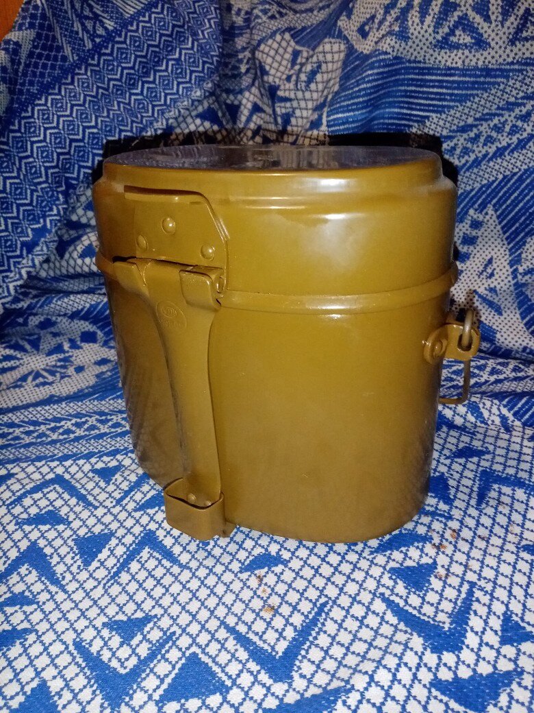 Армейский котелок в собранном виде.