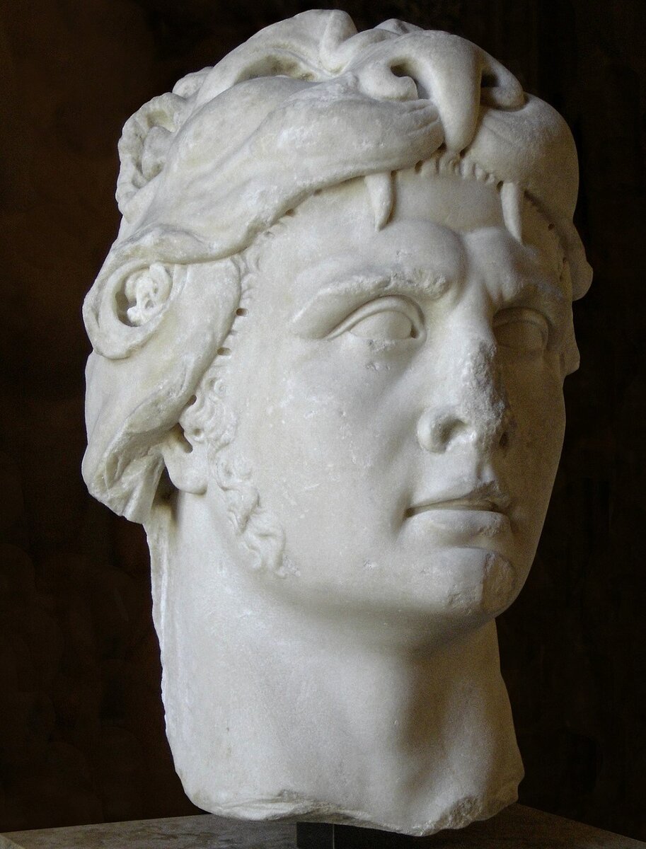 Фото из вики https://ru.wikipedia.org/wiki/%D0%9C%D0%B8%D1%82%D1%80%D0%B8%D0%B4%D0%B0%D1%82_VI