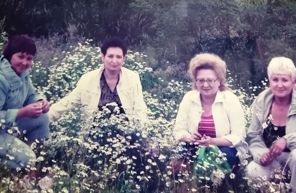 Татьяна выросла в многодетной, дружной семье.  Четыре сестры  - это мощь