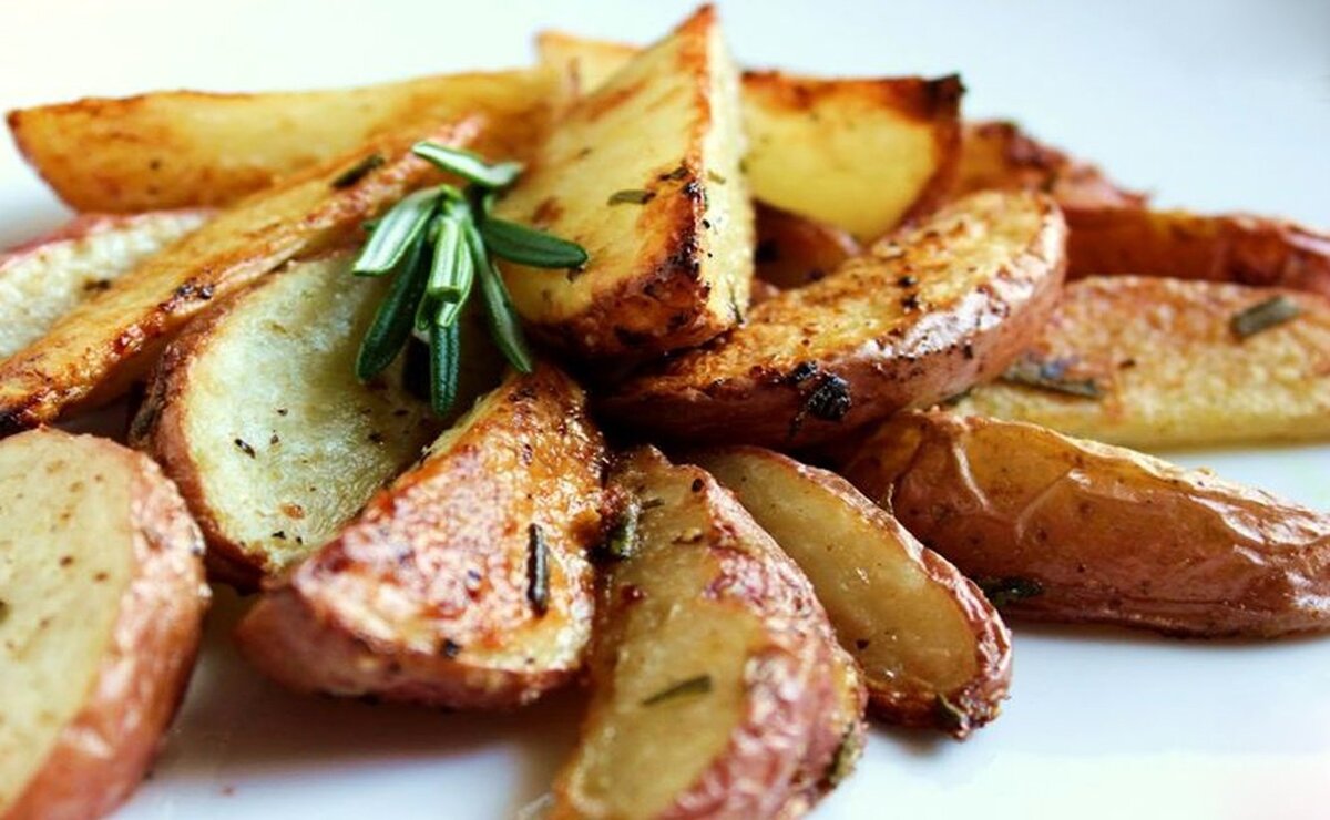 Деревенская картошка в духовке рецепт с фото простой рецепт