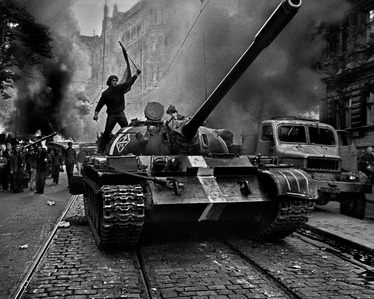 Пражская весна. Источник: mybioplanet.ru