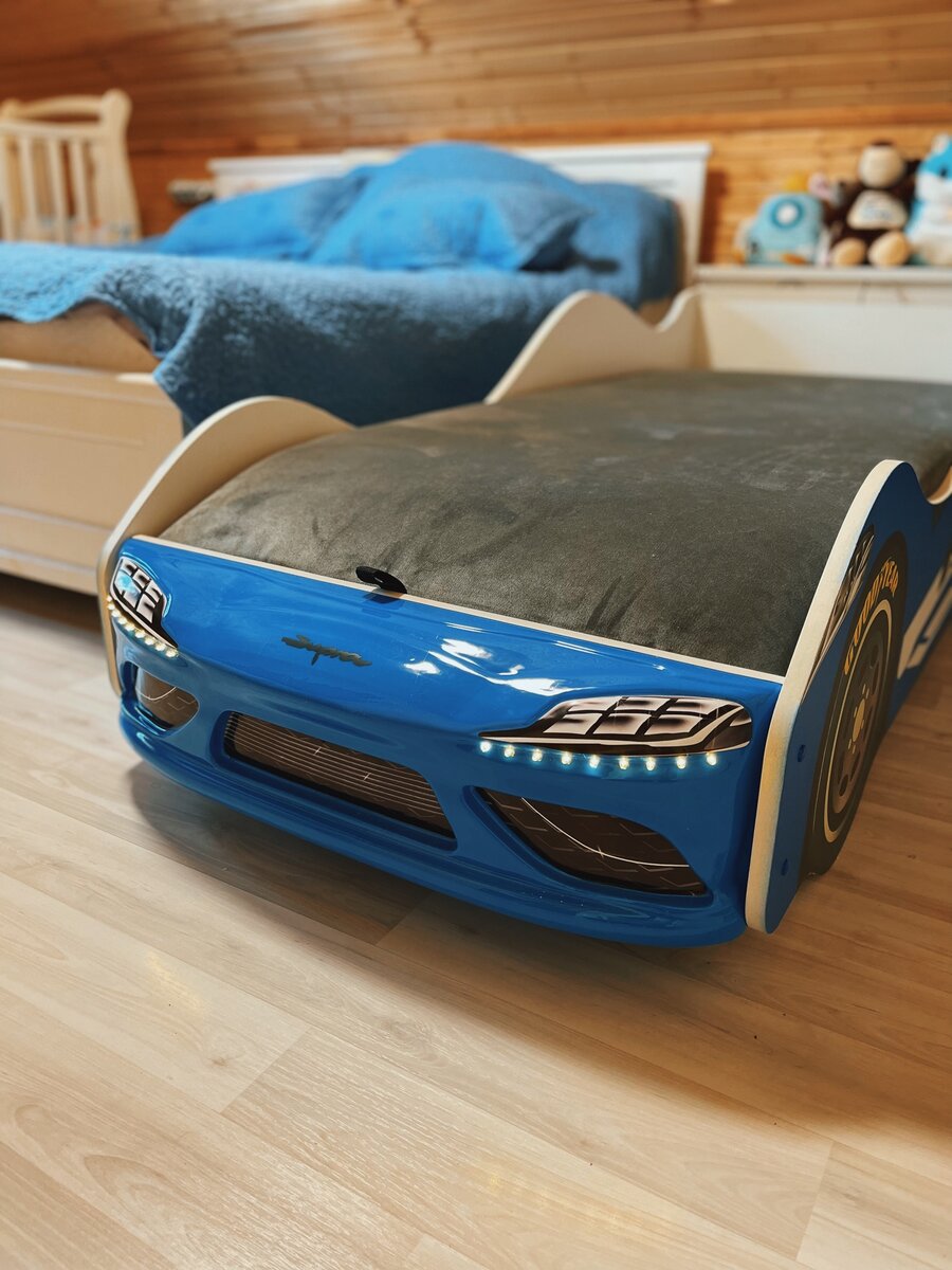 Здесь можно посмотреть кровать поближе.