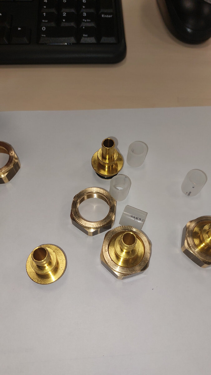 Такие специфичные евроконусы  для подключения к коллектору