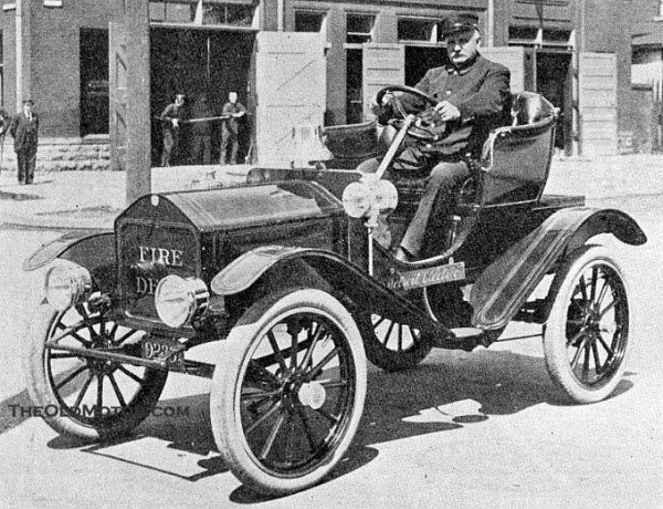 Модель The Detroit Electric производства Anderson Electric Car Company, на которой ездила супруга 27-го президента США Уильяма Говарда Тафта 