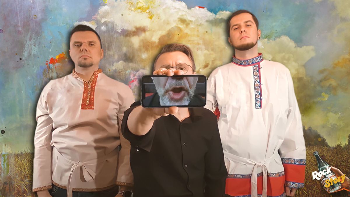 На фотографии: Сергей Шнуров с музыкантами 