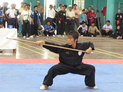 УПРАЖНЕНИЕ С ШЕСТОМ