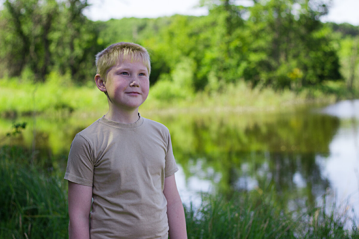 Это нас фотографировал профессионал. Не много хотелось вспомнить, те времена.