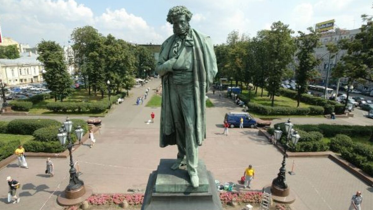 памятники москвы на