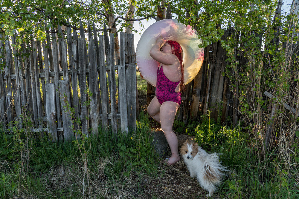 © Natalya Saprunova, Идут спасаться от жары. 