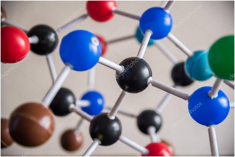 "Палочки" между условными шарами-атомами в реальности не существуют. Все контакты между реальными атомами  представляются их энергетическими полями.  Это лучше представить в виде мыльной пены из больших мыльных шариков. В твёрдых телах контакты стационарны, в газах изменчивы, так как отдельные атомы могут перемещаться под воздействием внешних причин, например, в неоднородных газах при процессах установления термодинамического равновесия. 