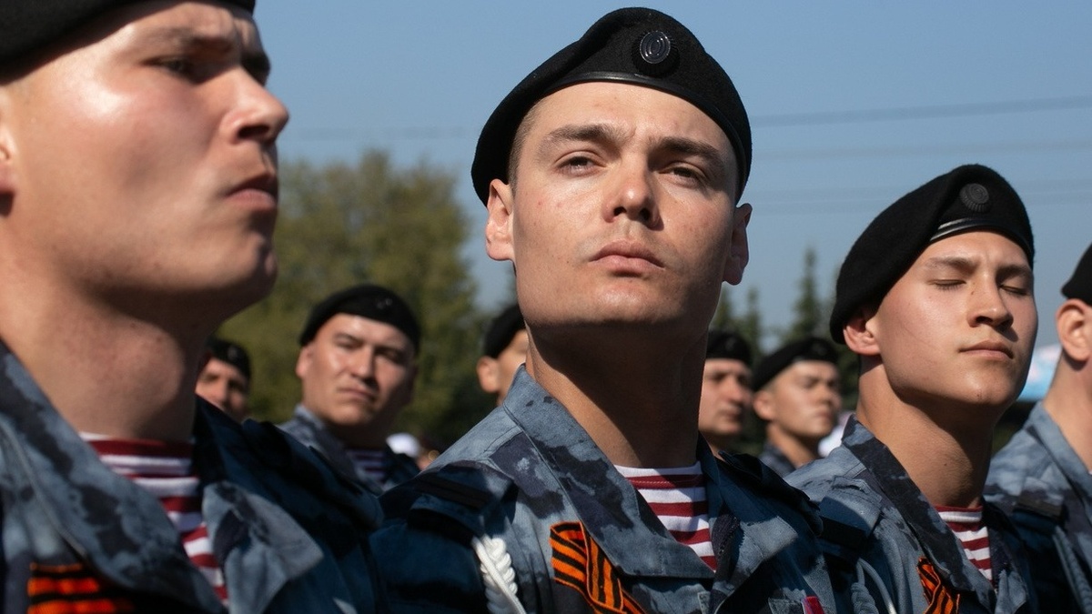     Генштаб РФ рассказал о планах на осенний призыв в армию. К местам службы отправят десятки тысяч молодых людей