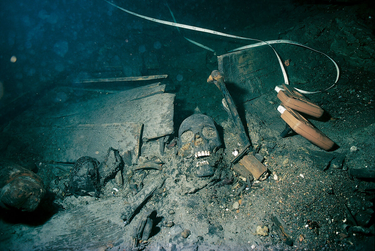 Сухой на дне океана. Экспедиция Франклина 1845. Подводный музей Британик. Экспедиция Франклина 1845-1847 мумии.