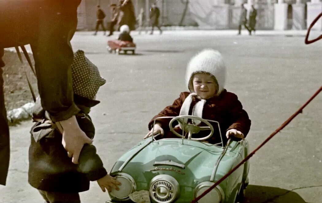 Прокат педальных машинок. Омск, 1975-й год. Новенькая, вон талон производства