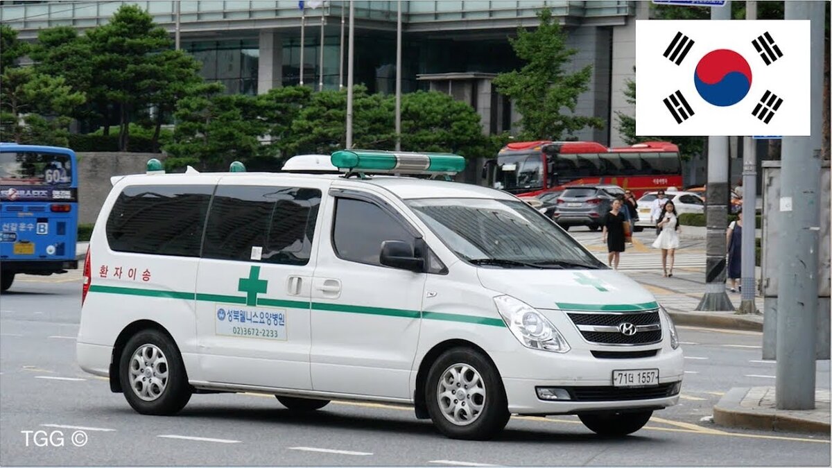 В Южной Корее зелёные проблесковые маячки установлены на автомобилях скорой помощи.