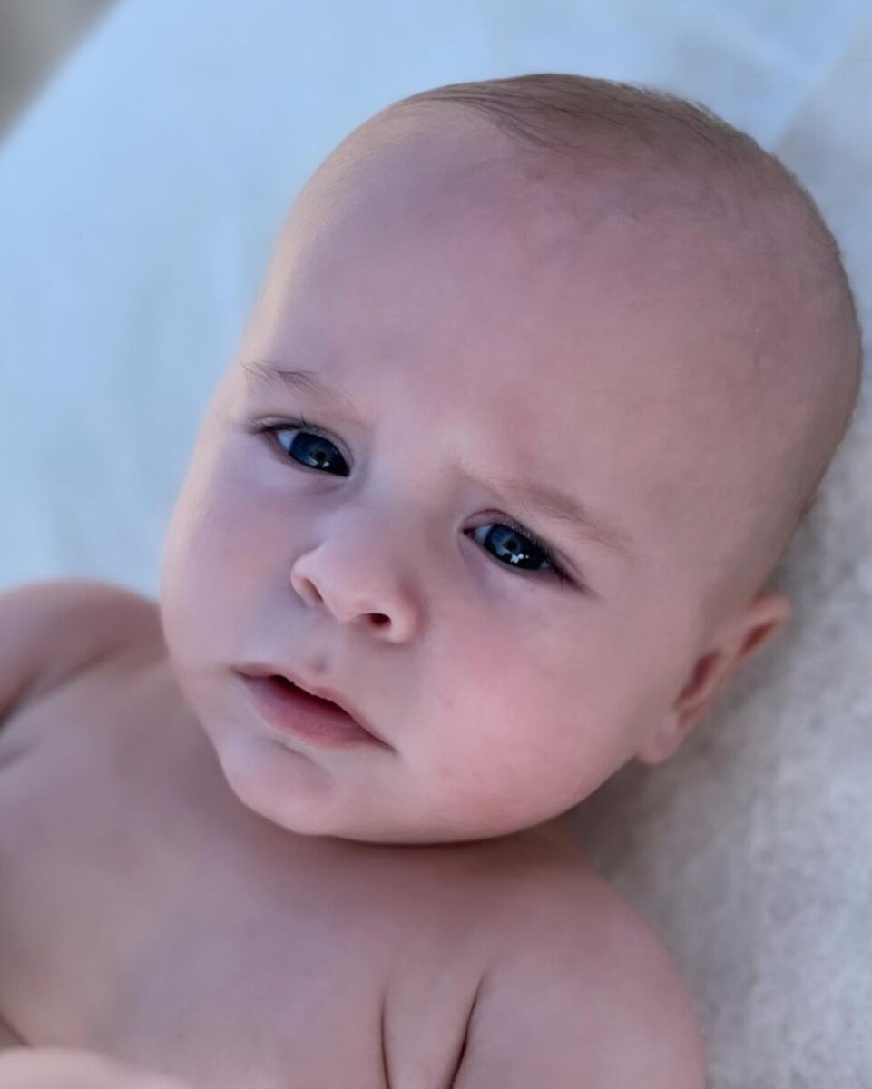    Внешность сына Павла Мамаева рассекретила его женаСоцсети Надежды Санько