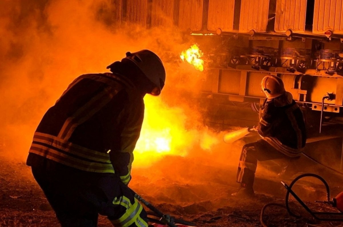    В Днепре после взрыва на промышленном предприятии начался пожар