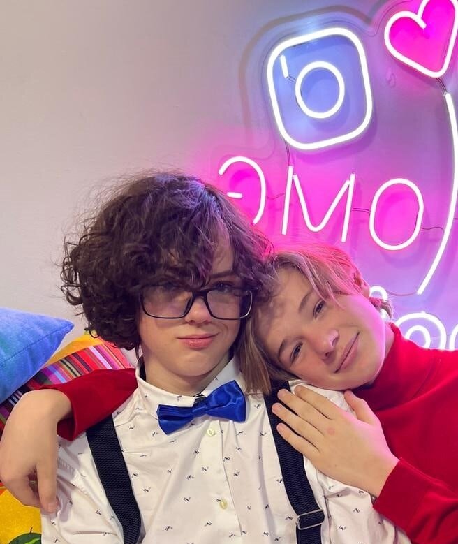 Так Миша из "Восьмидесятых" выглядит сейчас, фото со страницы ВКонтакте: Элина Новицкая