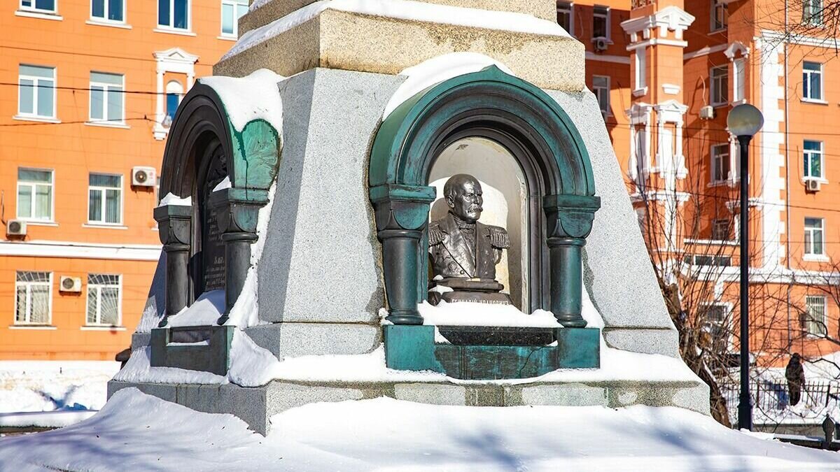     Во Владивостоке отреставрируют памятник адмиралу Геннадию Невельскому на улице Светланской. Реставрационные работы начнутся в апреле и продлятся до октября.