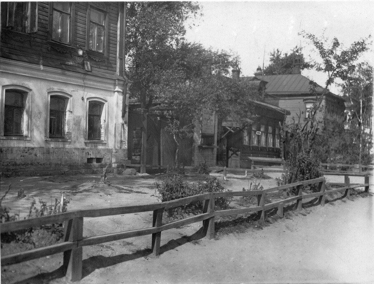 Дубининская улица, 1940 г. Фотографию предоставил главный архитектор Центра историко-градостроительных исследований (ЦИГИ) Борис Евгеньевич Пастернак. 