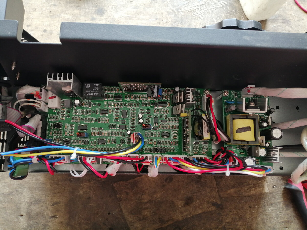 Плата управления и импульсный блок питания модели 1600 и 1800